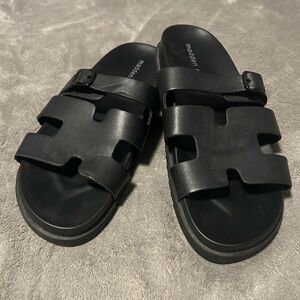 Madden Girl Darlaa Black Slide-On Sandals